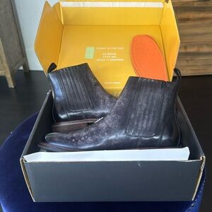 Taft Boot Model 010 in midnight 9.5 (new with tags)